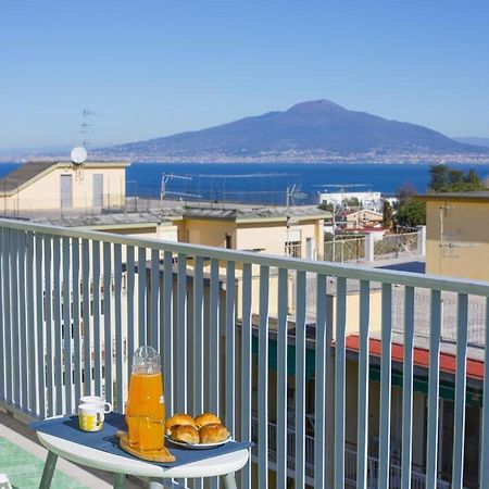 Апартаменти Super Attico Vista Mare Con Piscina Сорренто Екстер'єр фото