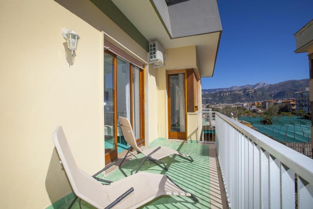 Апартаменти Super Attico Vista Mare Con Piscina Сорренто Екстер'єр фото